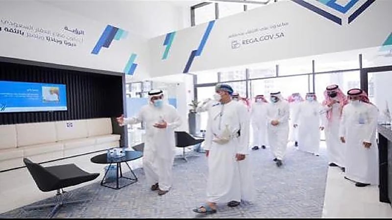 محافظ الهيئة العامة للعقار يستقبل وزير الإسكان والتخطيط العمراني العُماني