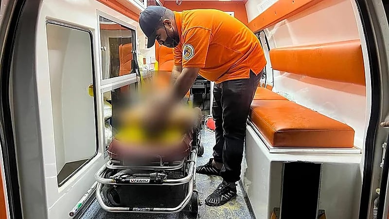 إنقاذ مواطنَين من الغرق أثناء ممارسة السباحة