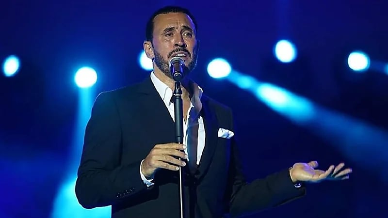 بالفيديو.. كاظم الساهر بملامح وجه مختلفة في أحدث ظهور له