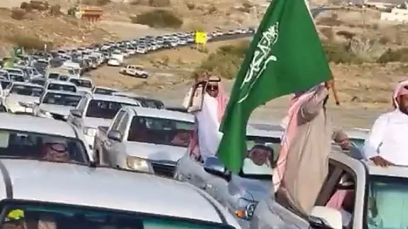 بالفيديو .. استقبال حاشد للأسير "أحمد عسيري" بمحايل‬⁩ بعد الإفراج عنه