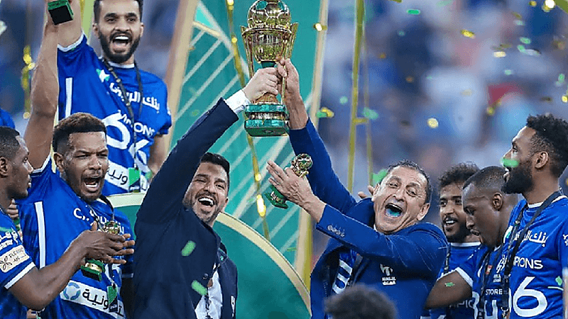 الهلال يعلن رسميًا رحيل دياز ومساعده