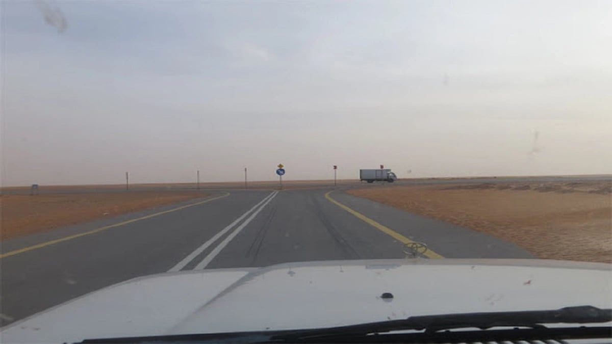 شاهد.. لحظة هطول أمطار غزيرة شرق العلا