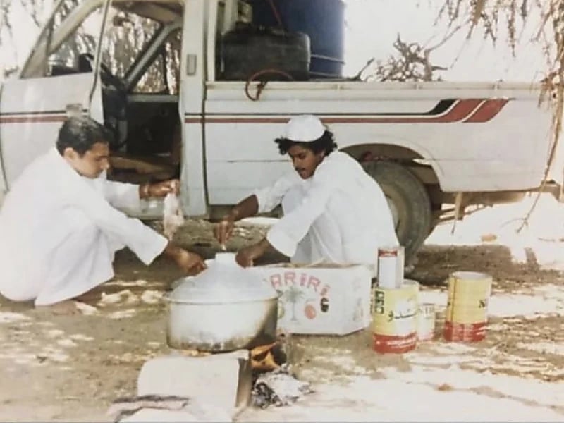 وانطوت السنين وأصبحت سوالف جميلة