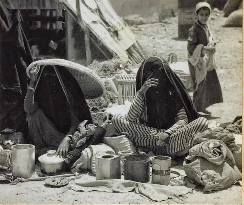 بائعات في سوق بالهفوف قديما