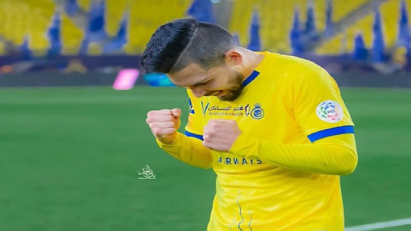 ضمك يفتح خط المفاوضات للتعاقد مع "بيتروس"