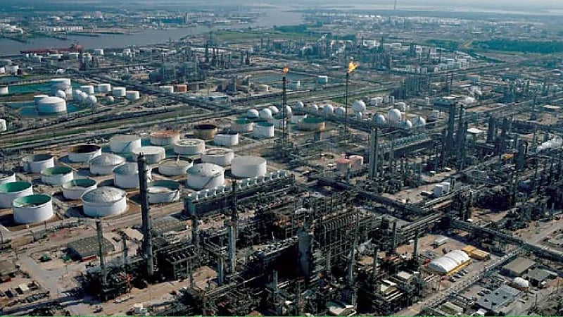 بالفيديو.. مخاطر خفض الاستثمارات في النفط والغاز