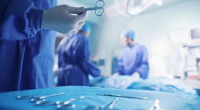 بالفيديو.. نجاح عملية نوعية لـ3 مرضى بالسمنة لأول مرة في المنطقة الشرقية