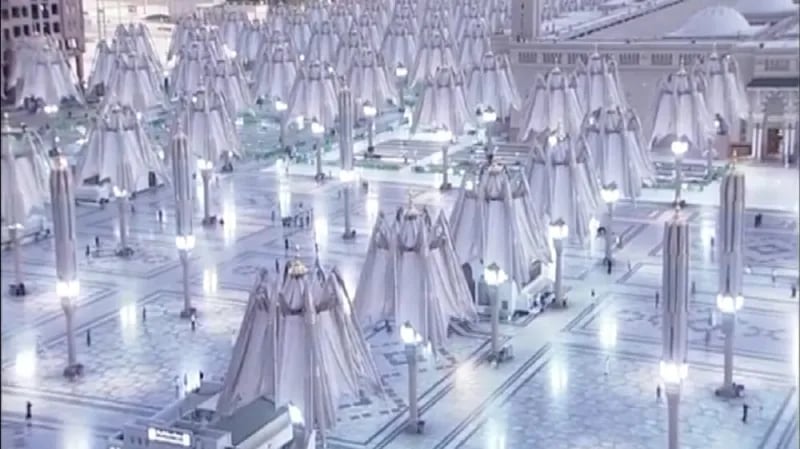 شاهد.. منظر بديع لفتح مظلات المسجد النبوي عند الشروق