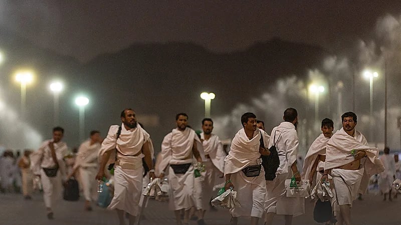 "الحجّ والعُمرة" تُعلن نجّاح خطة تفويج الحجاج من عرفات إلى مزدلفة