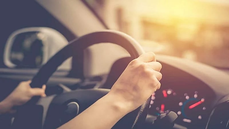 خطوات للتغلب على مشكلة تعطل المقود على الطريق