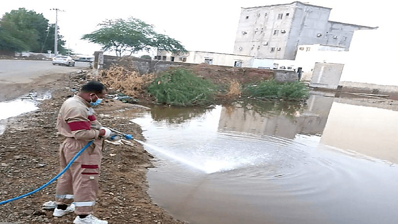 "القحطاني" يوضح حقيقة تفريق السحب لتفادي الأمطار