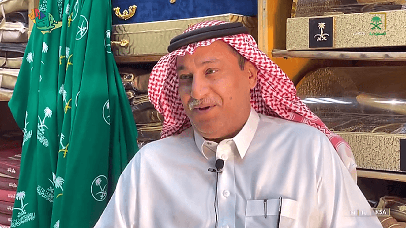 مقيم عراقي استقر بالمملكة قبل 40 عامًا وامتهن صناعة البشوت