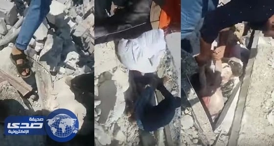 بالفيديو.. طفلة سورية: " بابا أبوس رجلك طلعني "