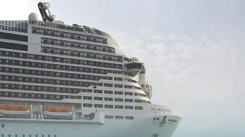 وصول أول سفينة كروز إلى ميناء جدة "صور" 