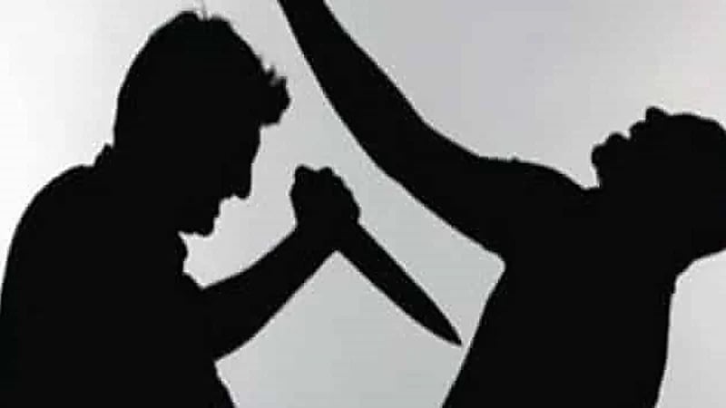 الإعدام لمصري قتل والده بسكين وقطع عضوه الذكري