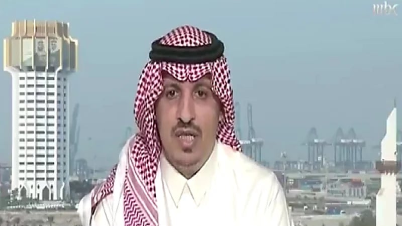 بالفيديو .. إعلامي : الأهلي يحتاج لـ"سعود عبدالحميد" لحل مشكلة الظهير الأيمن