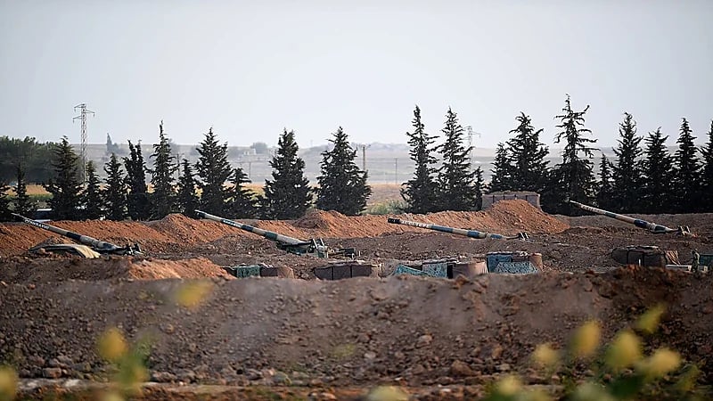 تركيا تعذب طفلاً سوريًا بوحشية على الحدود