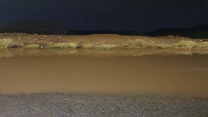 شاهد.. هطول أمطار غزيرة في مكة المكرمة