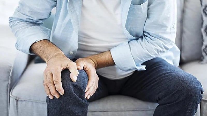 بالفيديو .. استشاري : الرياضات العنيفة قد تصيبك بالخشونة في سن مبكر