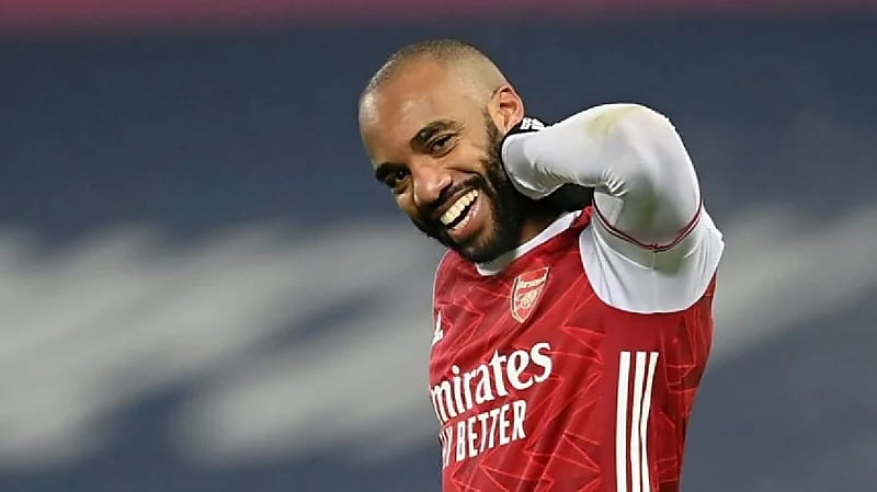 نادٍ سعودي يتفاوض مع الفرنسي لاكازيت