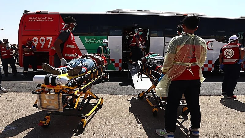 الهلال الأحمر يستنفر لمباشرة حادث تصادم لباص سياحي على متنه 50  راكباً