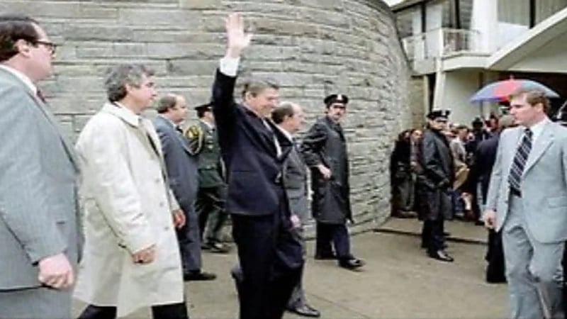 شاهد.. فيديو نادر لمحاولة اغتيال الرئيس الأمريكي السابق "رونالد ريغان" في واشنطن 