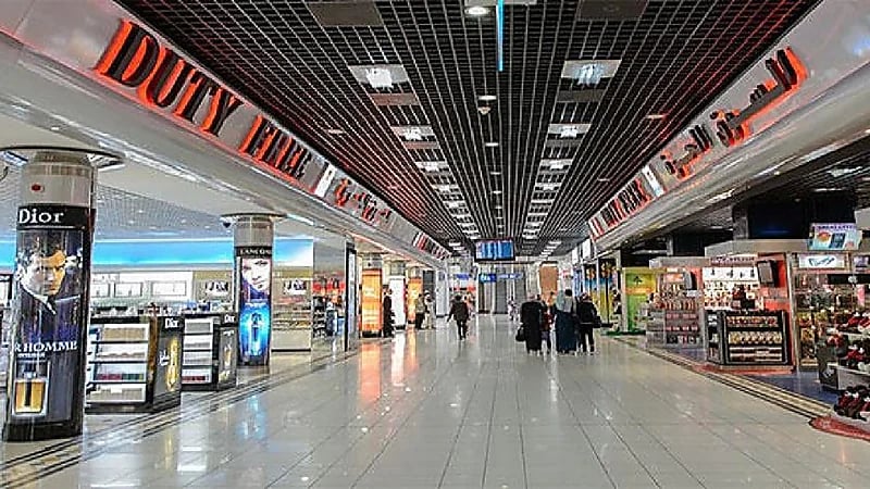 السماح بإدخال جميع البضائع الأجنبية إلى الأسواق الحرة دون رسوم جمركية