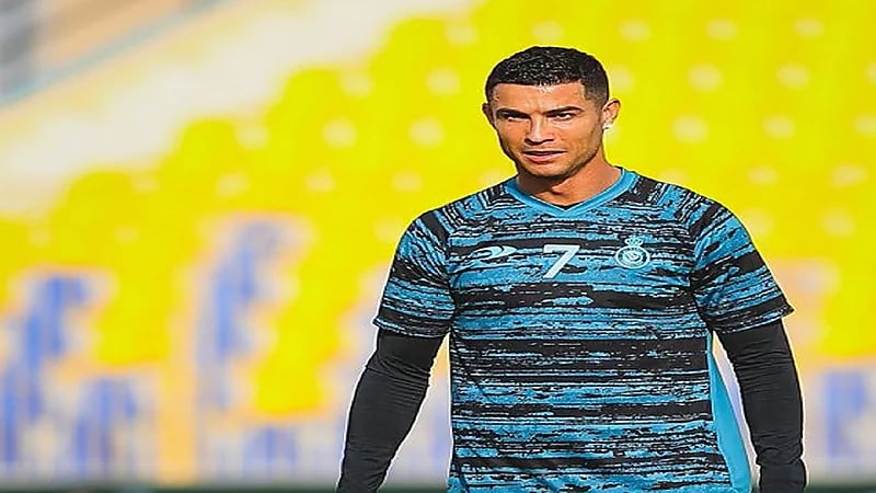 بالفيديو ..  منح "رونالدو" شارة قيادة فريق موسم الرياض