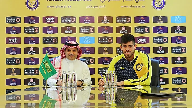 رسمياً .. النصر يوقع مع حارس المرمى آجوستين روسي