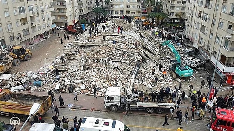 بروفيسور : فوائد الزلازل للبشرية أكثر من أضرارها