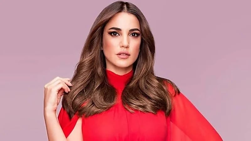 شاهد.. صورة رومانسية للفنانة درة مع زوجها تثير إعجاب جمهورها 