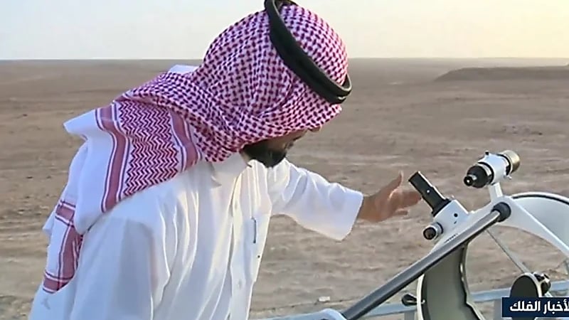 بالفيديو.. فلكي يكشف سبب اختلاف بعض الدول في تحديد بداية رمضان