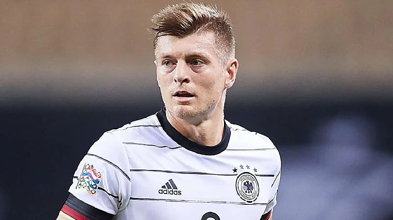 توني كروس يقترب من أحد أندية دوري روشن