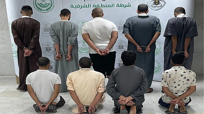 القبض على 9 مواطنين لارتكابهم حوادث سلب بالأحساء