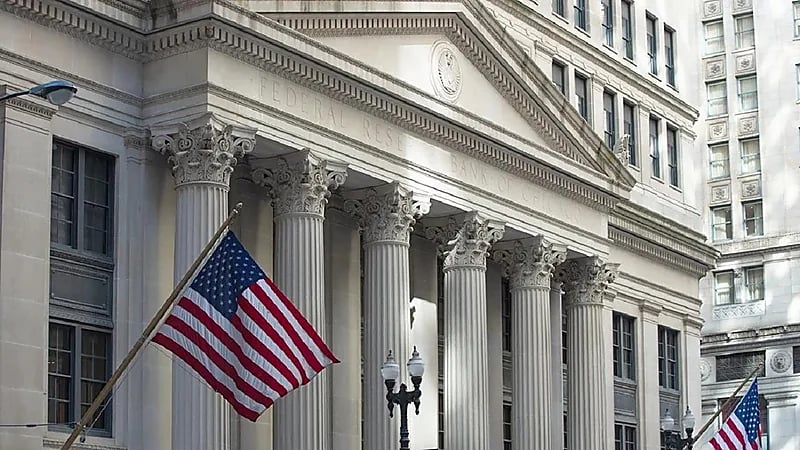 "الفيدرالي الأمريكي" يرفع الفائدة إلى 5.25 %