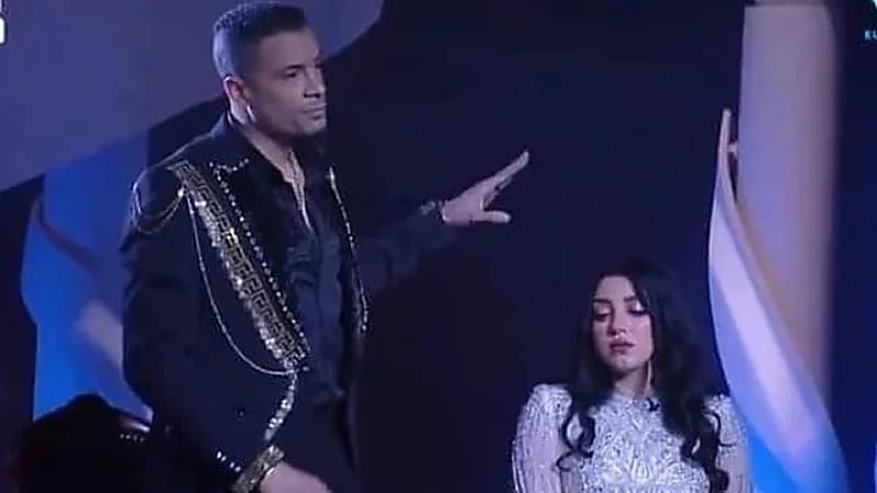 أول تعليق من زوجة شاكوش بعد تسريب صور زفافها من رجل أعمال