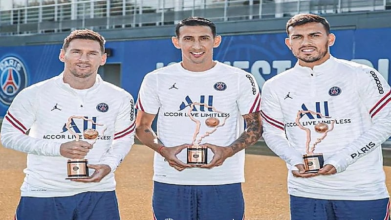 الهلال يسعى للتعاقد مع لاعبين لإقناع ميسي بالانضمام