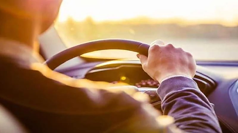 قصة فتاة وقعت ضحية سائق مدمن بأحد تطبيقات التوصيل ..فيديو