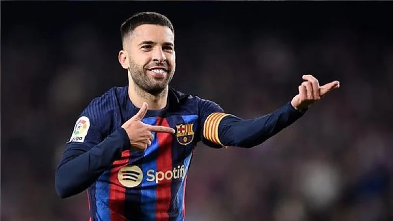 منها عرض الهلال .. برشلونة يدرس العروض بشأن جوردي ألبا