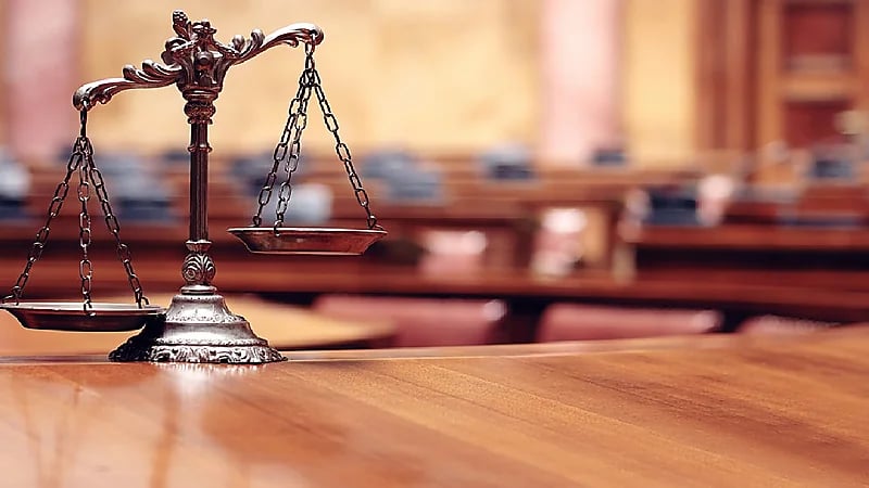 طريقة تمكنك من تمييز المحامي الحقيقي عن الوهمي .. فيديو