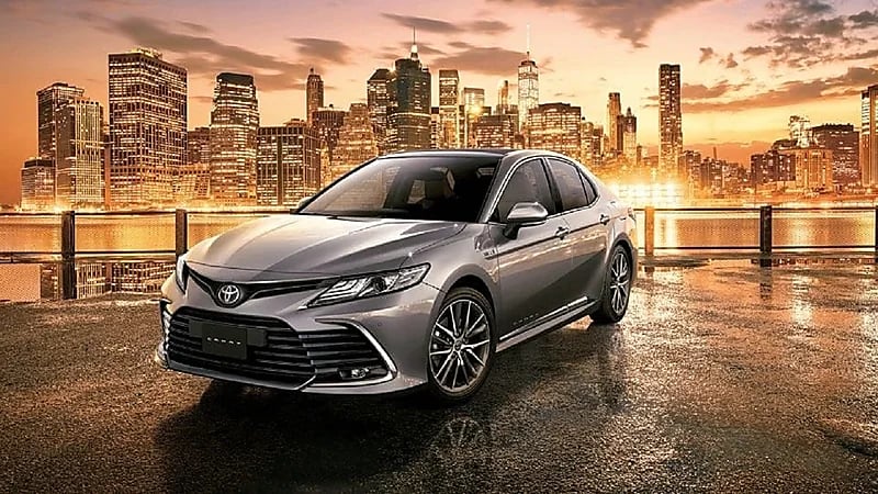 مواصفات وأسعار تويوتا كامري 2023 في المملكة.. صور