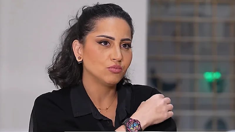 قصة الفنانة مشاعل مع مرض التَّصلب اللُّويحي و17 عام من الألم .. فيديو
