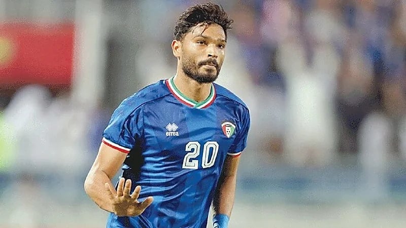 استبعاد لاعب الكويت من كأس الملك سلمان بعد بصقه في ودية الهلال .. فيديو