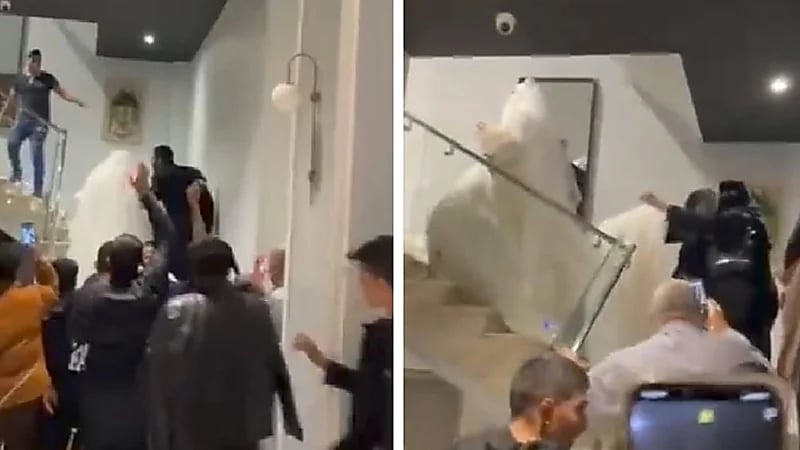 عروسان يحتفلان بحفل زفافهما داخل أحد الكافيهات في سكاكا.. فيديو