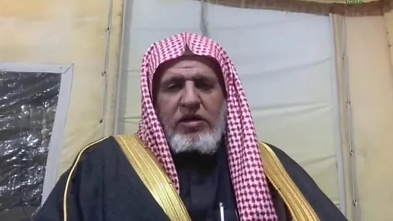 ما صحة الصلاة لمن تبقى في فمه البعض من الطعام.. الشبل يجيب.. فيديو