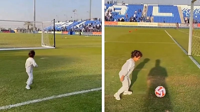 تفاعل جمهور الهلال مع نجل بونو .. فيديو