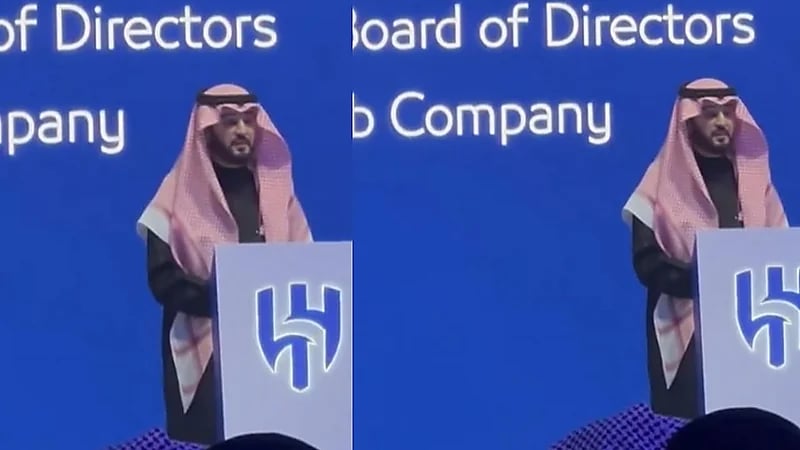 فهد بن نافل يغالب دموعه في تكريم عبدالله الجربوع .. فيديو