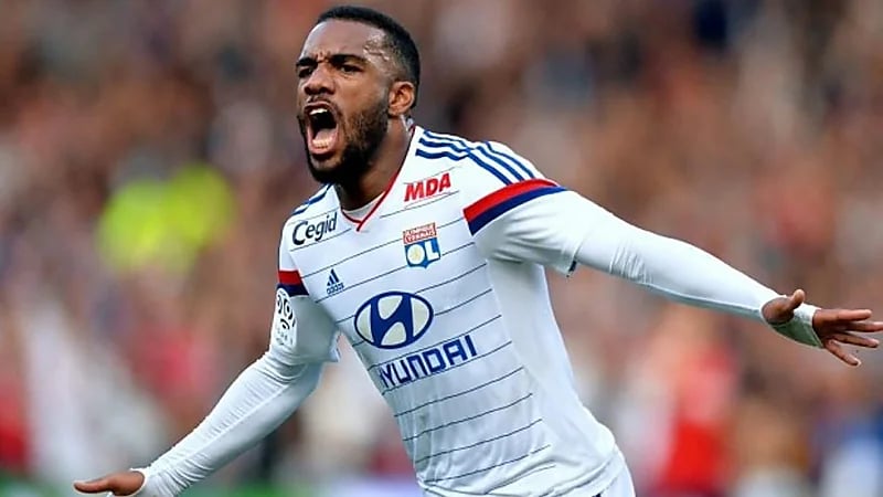 لاكازيت يحسم قراره النهائي مع عرض القادسية