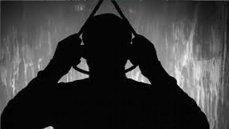 ينهى حياته شنقا حزنا على فسخ خطبة ابنته