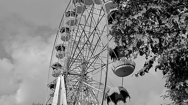 وفاة مسعف أردني بعد إنقاذ أطفال علقوا بلعبة ترفيهية